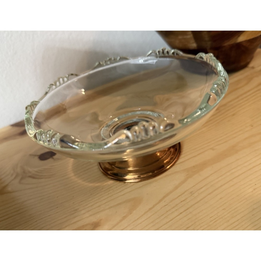 Vintage Princess House Scalloped Glass Candy/ Nut‎ Bowl with A Copper Base. 8.5